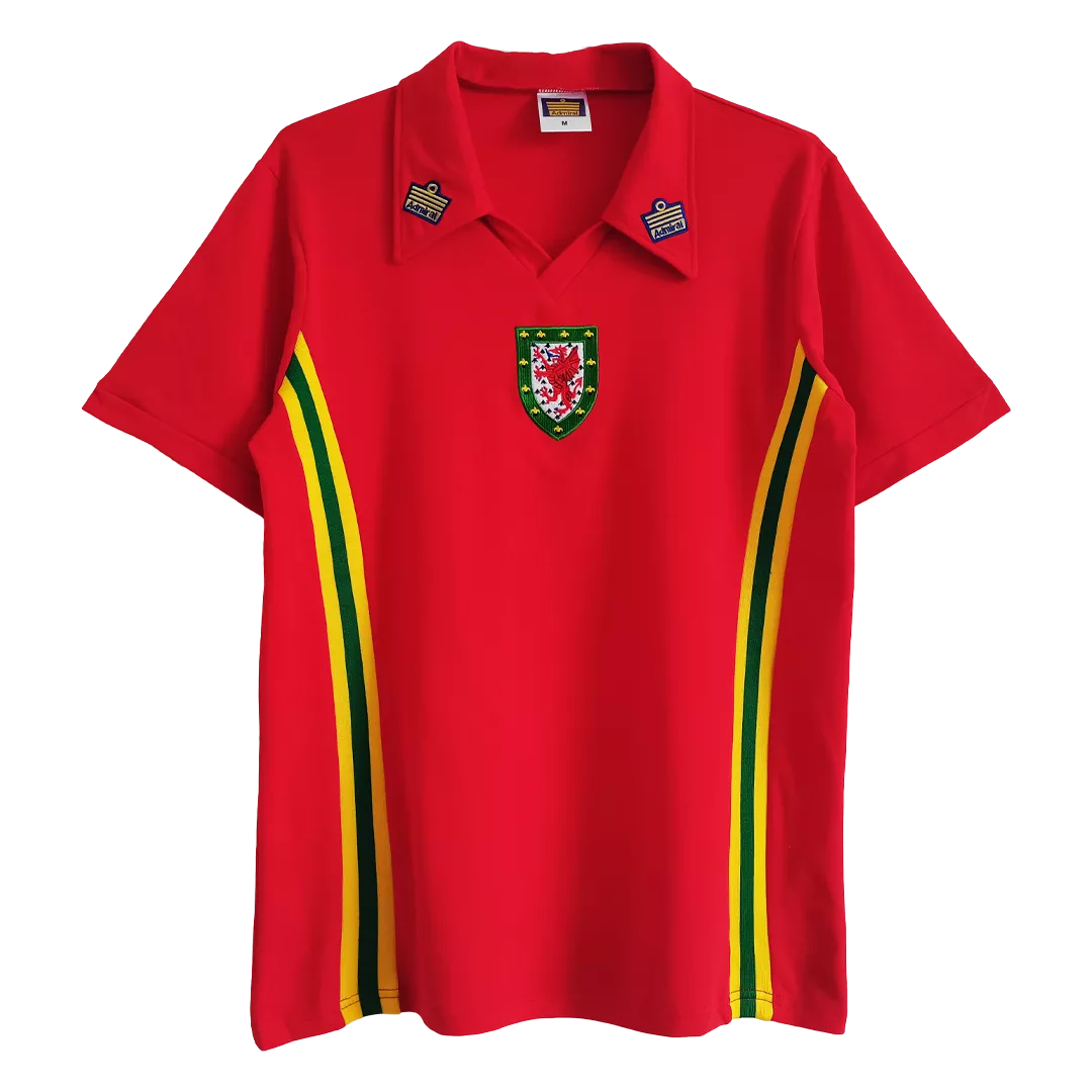 Wales Classic Football Shirt Home 1976/79